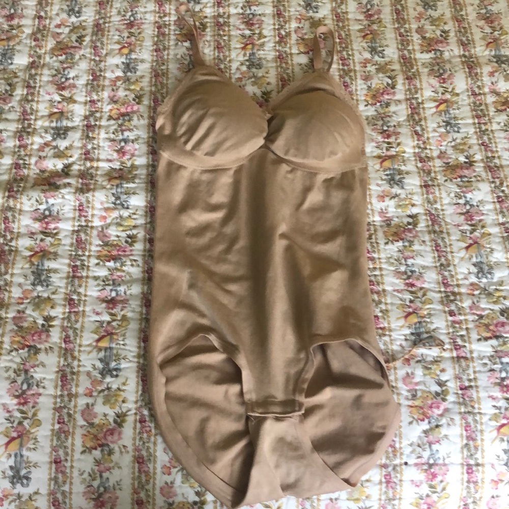 One piece bodysuit neutral color like new in M/M by Kathy Ireland Intimates